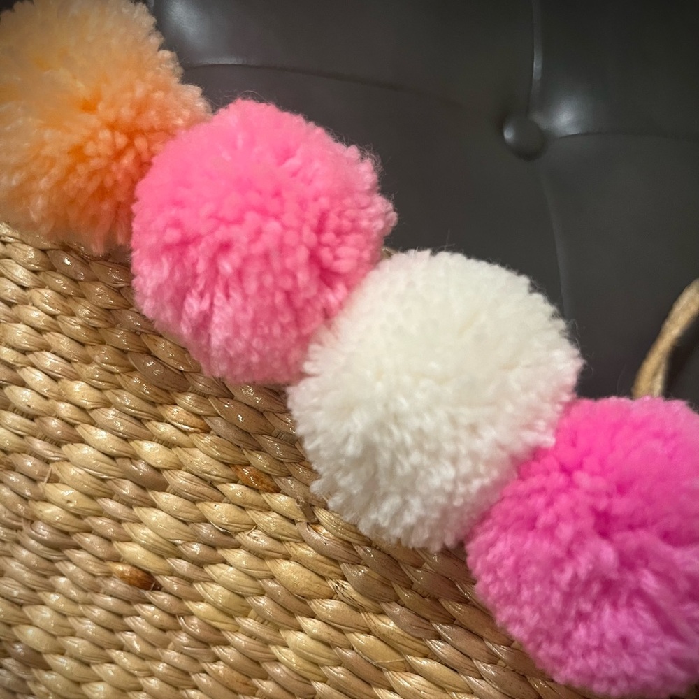 🧡Raffia clutch/wristlet - Picture 4 of 8